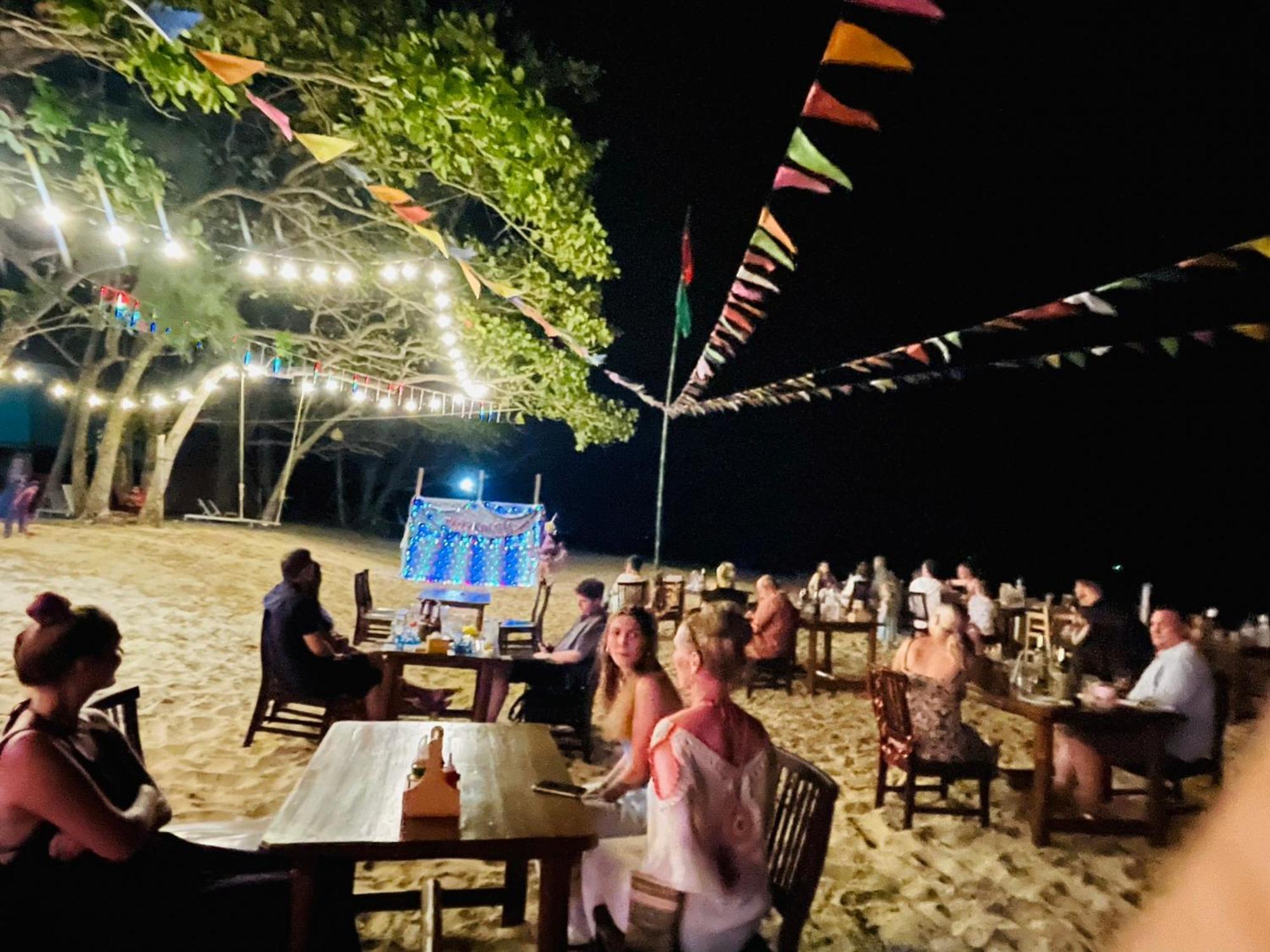 コー ジュム ディライト ビーチ リゾート ジュム島 エクステリア 写真